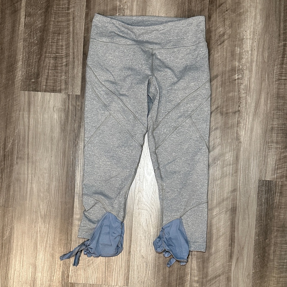 Lululemon Side Tie Salutation Crop Leggings - 6